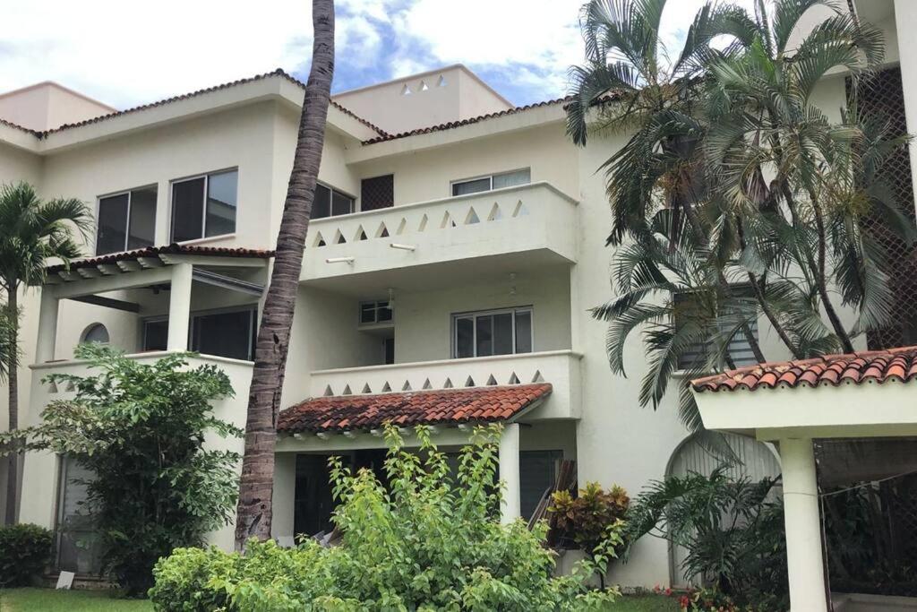 Hermoso Apartamento En Manzanillo Con Alberca Y Cancha De Tenis, Ideal Para Relajarse Y Disfrutar De Una Escapada Tranquila En El Paraiso Tropical Exterior photo