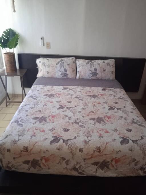 Hermoso Apartamento En Manzanillo Con Alberca Y Cancha De Tenis, Ideal Para Relajarse Y Disfrutar De Una Escapada Tranquila En El Paraiso Tropical Exterior photo