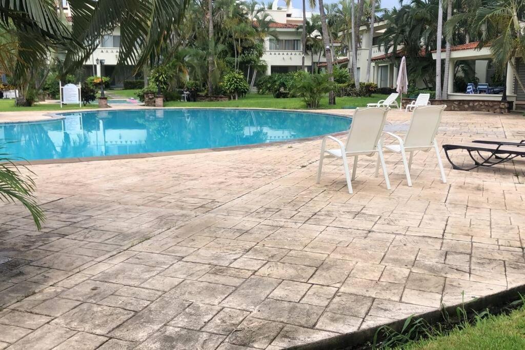 Hermoso Apartamento En Manzanillo Con Alberca Y Cancha De Tenis, Ideal Para Relajarse Y Disfrutar De Una Escapada Tranquila En El Paraiso Tropical Exterior photo