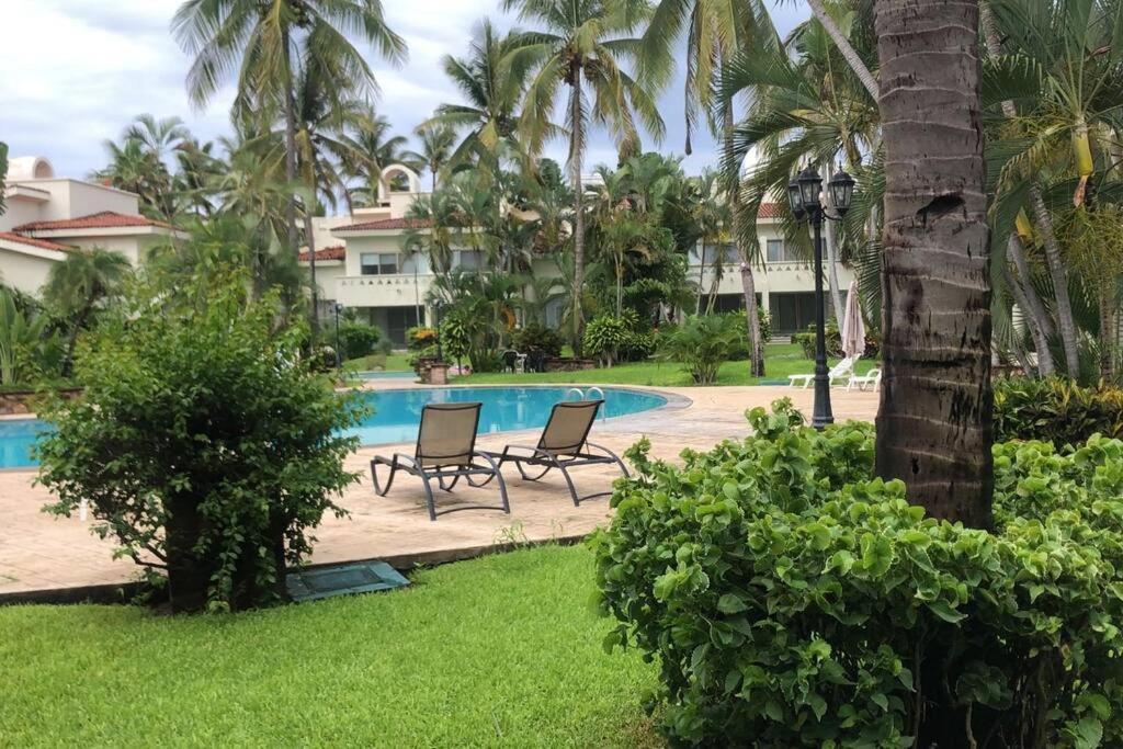 Hermoso Apartamento En Manzanillo Con Alberca Y Cancha De Tenis, Ideal Para Relajarse Y Disfrutar De Una Escapada Tranquila En El Paraiso Tropical Exterior photo