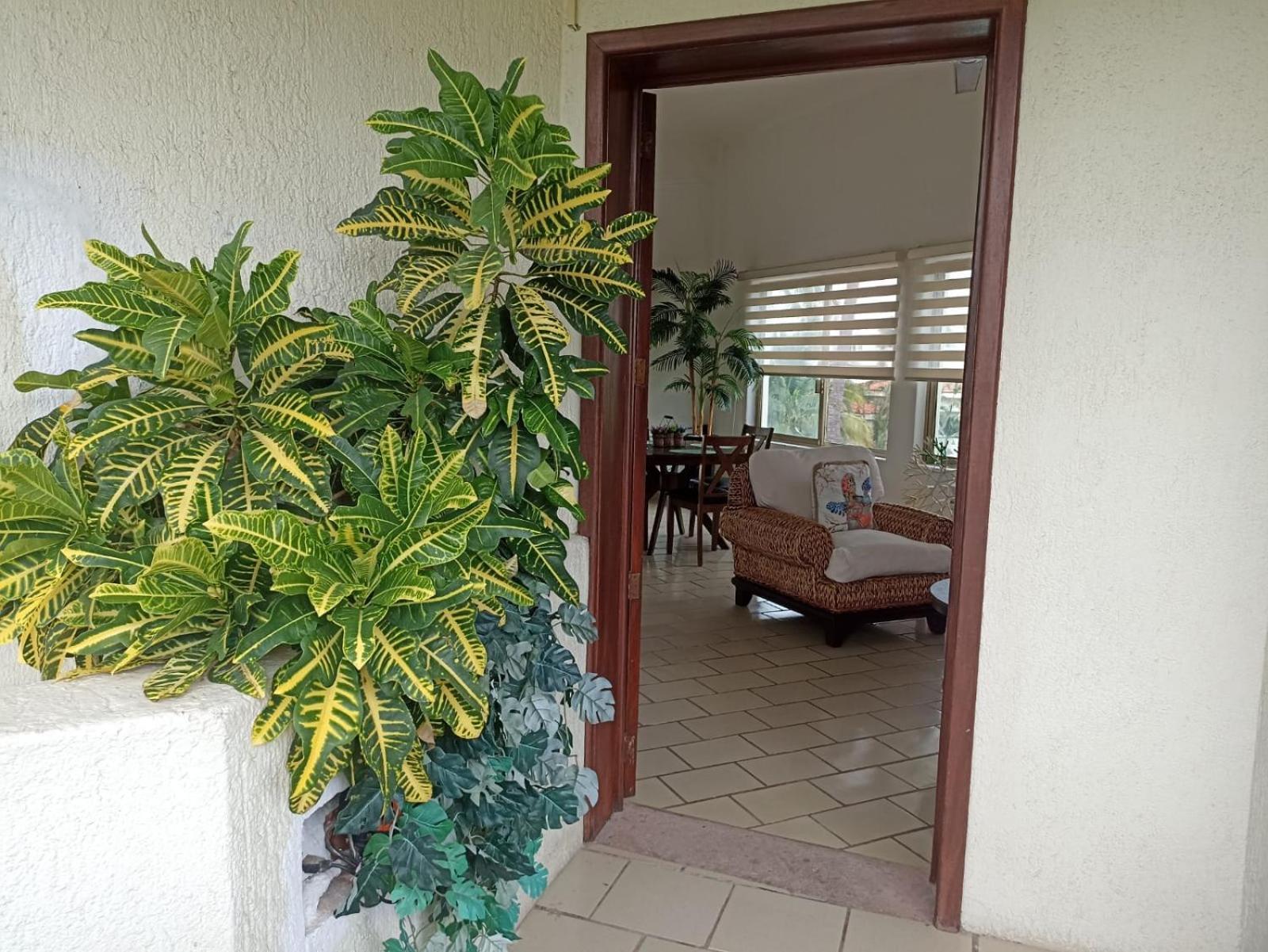 Hermoso Apartamento En Manzanillo Con Alberca Y Cancha De Tenis, Ideal Para Relajarse Y Disfrutar De Una Escapada Tranquila En El Paraiso Tropical Exterior photo