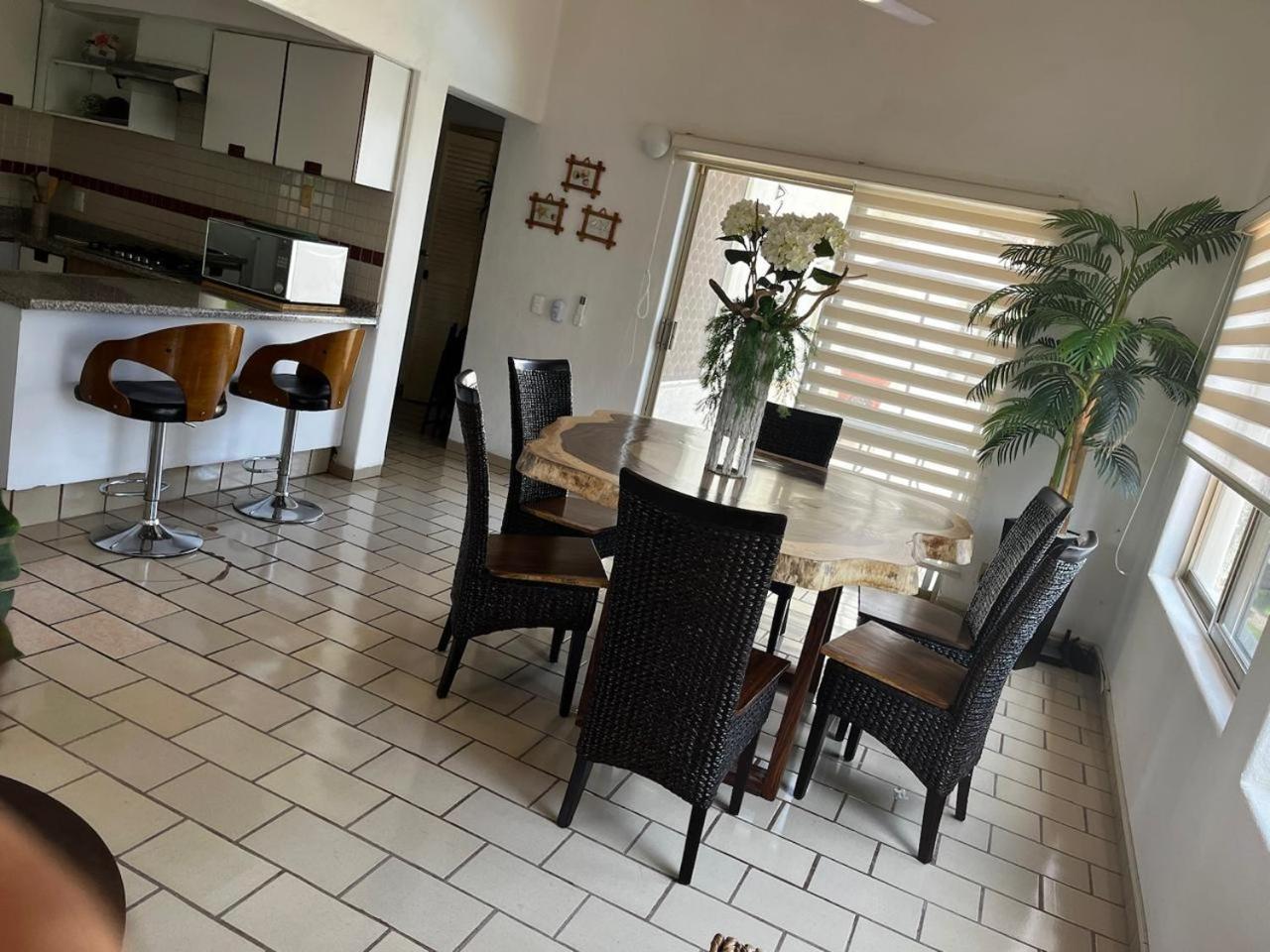 Hermoso Apartamento En Manzanillo Con Alberca Y Cancha De Tenis, Ideal Para Relajarse Y Disfrutar De Una Escapada Tranquila En El Paraiso Tropical Exterior photo